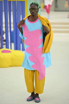Madrid Fashion Week MADRID, SPAIN - SEPTEMBER 15: A model presents a creation by Spanish designer Agatha Ruiz de la Prada for the Spring Summer 2027 collection during Mercedes-Benz Fashion Week Madrid at the Crystal Gallery of Cibeles Palace in Madrid, Spain, on September 15, 2026. Burak Akbulut Anadolu Madrid Spain. Editorial use only. Please get in touch for any other usage.  Copyright: x2026xAnadoluxBurakxAkbulutx