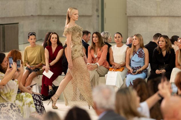 Hannibal Laguna s Fashion Show at MBFW 2026 Hannibal Laguna s fashion show as part of Mercedes-Benz Fashion Week, held at the Crystal Gallery of the Palacio de Cibeles on September 15, 2026, in Madrid, Spain. This Hannibal Laguna fashion show coincides with the celebration of his 40 years in the fashion world and his recognition as Best National Designer at this edition of MBFWMadrid. September 15, 2026, Madrid, Spain  Copyright: xEduardoxParrax 7777010