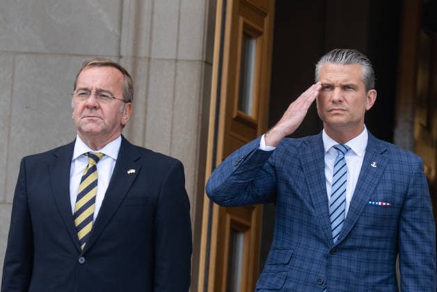 Secretary Hegseth hosts German Defense Minister Pistorius at Pentagon ARLINGTON, UNITED STATES - SEPTEMBER 15: U.S. Secretary of Defense Pete Hegseth (R) welcomes German Defense Minister Boris Pistorius (L) during an enhanced honor cordon at the Pentagon in Arlington, Virginia, on September 15, 2026. Hegseth and Pistorius met to discuss a range of bilateral issues. Mehmet Eser Anadolu Arlington United States. Editorial use only. Please get in touch for any other usage.  Copyright: x2026xAnadoluxMehmetxEserx