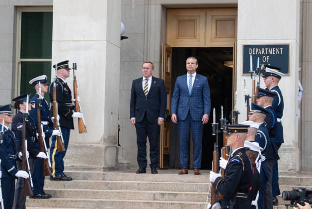 Secretary Hegseth hosts German Defense Minister Pistorius at Pentagon ARLINGTON, UNITED STATES - SEPTEMBER 15: U.S. Secretary of Defense Pete Hegseth (R) welcomes German Defense Minister Boris Pistorius (L) during an enhanced honor cordon at the Pentagon in Arlington, Virginia, on September 15, 2026. Hegseth and Pistorius met to discuss a range of bilateral issues. Mehmet Eser Anadolu Arlington United States. Editorial use only. Please get in touch for any other usage.  Copyright: x2026xAnadoluxMehmetxEserx
