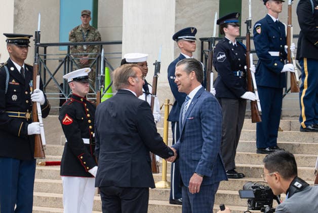 Secretary Hegseth hosts German Defense Minister Pistorius at Pentagon ARLINGTON, UNITED STATES - SEPTEMBER 15: U.S. Secretary of Defense Pete Hegseth (R) welcomes German Defense Minister Boris Pistorius (L) during an enhanced honor cordon at the Pentagon in Arlington, Virginia, on September 15, 2026. Hegseth and Pistorius met to discuss a range of bilateral issues. Mehmet Eser Anadolu Arlington United States. Editorial use only. Please get in touch for any other usage.  Copyright: x2026xAnadoluxMehmetxEserx