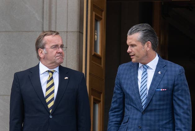 Secretary Hegseth hosts German Defense Minister Pistorius at Pentagon ARLINGTON, UNITED STATES - SEPTEMBER 15: U.S. Secretary of Defense Pete Hegseth (R) welcomes German Defense Minister Boris Pistorius (L) during an enhanced honor cordon at the Pentagon in Arlington, Virginia, on September 15, 2026. Hegseth and Pistorius met to discuss a range of bilateral issues. Mehmet Eser Anadolu Arlington United States. Editorial use only. Please get in touch for any other usage.  Copyright: x2026xAnadoluxMehmetxEserx