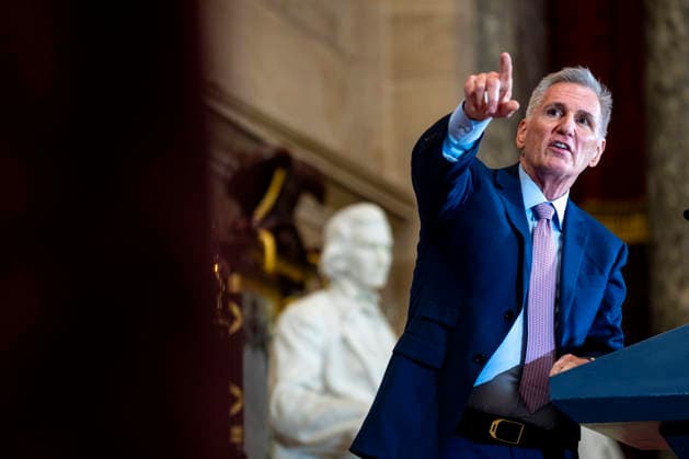 Former Speaker of the House Kevin McCarthy points to his portrait during the unveiling ceremony the U.S. Capitol in Washington, DC on Tuesday, September 15, 2026. McCarthy served as the 55th Speaker of the U.S. House of Representatives in 2023 and served California s 23rd Congressional District from 2007 to 2023.  WAP20260915420 BONNIExCASH