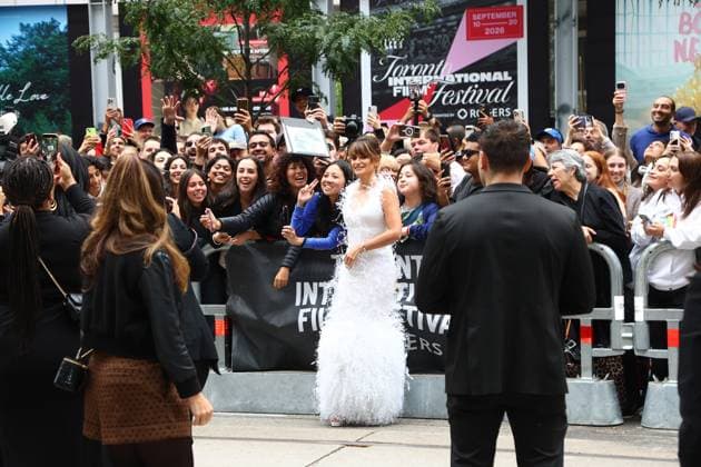 Penelope Cruz at arrivals for LA BOLA NEGRA Premiere at the Toronto International Film Festival (TIFF) 2026, The Princess Of Wales Theatre - VISA Screening Room, Toronto, ON, September 15, 2026. Photo By: JA Everett Collection LA BOLA NEGRA Premiere at the Toronto International Film Festival (TIFF) 2026 PUBLICATIONXNOTxINxCANxCHNxFRAxITAxJPNxNORxPOLxRUSxESPxUKxUSA