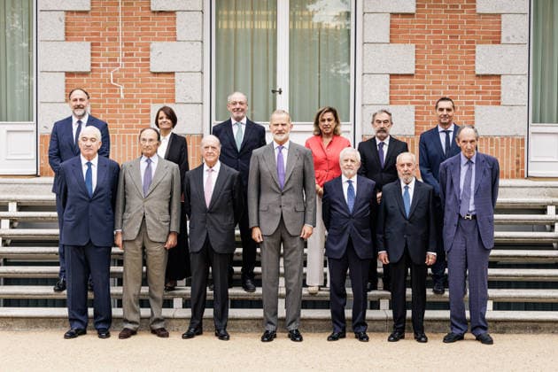 The King Grants an Audience to a Delegation from the Royal Free College of Emeriti King Felipe VI granted an audience to a delegation from the Royal Free College of Emeriti at the Zarzuela Palace on September 16, 2026, in Madrid, Spain. The Royal Free College of Emeritus Scholars has presented the King with the conclusions and recommendations of the report on Disaster Prevention prepared by the institution. SEPTEMBER 16, 2026 Carlos Lujá Madrid, Madrid, Spain  Copyright: xCarlosxLujanx 7778382