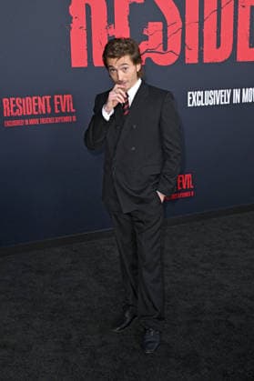 Austin Abrams at the world premiere of the movie *Resident Evil* at the United Theater on Broadway in Los Angeles, September 15, 2026 Foto:xD.xStarbuckx xFuturexImagex evil_7006