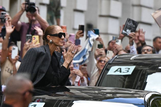 Celine Dion Leaves Her Hotel - Paris Celine Dion she spend time with fans before going to the venue, at the hotel Royal Monceau in Paris, France on September 16, 2026. Photo by Lionel Urman ABACAPRESS.COM Paris France  Copyright: xUrmanxLionel ABACAx