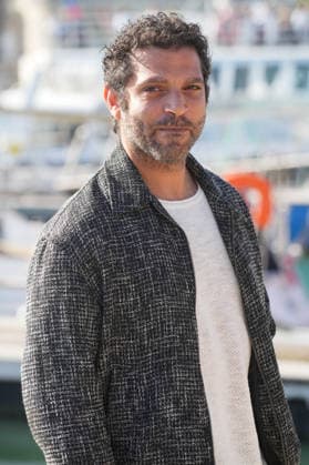 Celebrites : 16 SEPTEMBRE Festival Fiction de la Rochelle LA ROCHELLE, FRANCE September 16: VINCENT HENEINE Attendees at the SOEURS photocall at the port of La Rochelle on September 16, 2026, in La Rochelle, France. Photo: Laurent Lairys. la rochelleFrance  Copyright: xLaurentxLairysx