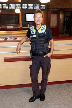 Rhea Harder Vennewald at a photo shoot for the 500th episode of the ZDF TV series *Notruf Hafenkante: Dreckiger Deal* on the original set of PK 21 at Studio Hamburg, Hamburg, September 16, 2026 Foto:xgbrcix xFuturexImagex hafenkante_6914