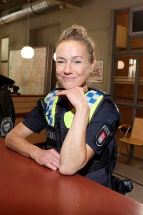 Rhea Harder Vennewald at the photo shoot for the 500th episode of the ZDF TV series *Notruf Hafenkante: Dreckiger Deal* on the original set of PK 21 at Studio Hamburg, Hamburg, September 16, 2026 Foto:xgbrcix xFuturexImagex hafenkante_6919