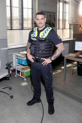 Marc Barthel at a photo shoot for the 500th episode of the ZDF TV series *Notruf Hafenkante: Dreckiger Deal* on the original set of PK 21 at Studio Hamburg, Hamburg, September 16, 2026 Foto:xgbrcix xFuturexImagex hafenkante_6921