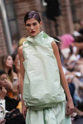 A model wears at collection runway a creation from Ernesto Naranjo during Pasarela Cibeles Mercedes-Benz Fashion Week Madrid 2026 in Madrid, on Wednesday , 16 September 2026. Cordon Press 