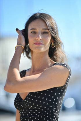 La Rochelle Soeurs Photocall FC Adèle Galloy attend the Soeurs Photocall at the 28th La Rochelle Fiction Festival on September 16, 2026 in La Rochelle, France. Photo by Franck Castel ABACAPRESS.COM La Rochelle  Copyright: xCastelxFranck ABACAx