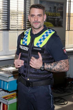 ABB HAFENKANTE Marc Barthel, actor in police uniform, at a photo op marking the premiere of the 20th anniversary season and the 500th episode of the ZDF TV series *Notruf Hafenkante* on the original set of PK 21 at Studio Hamburg on September 16, 2026, in Hamburg