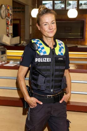 ABB HAFENKANTE Rhea Harder Vennewald, actress in a police uniform, at a photo shoot marking the start of the 20th anniversary season and the 500th episode of the ZDF TV series *Notruf Hafenkante* on the original set of PK 21 at Studio Hamburg on September 16, 2002026 in Hamburg