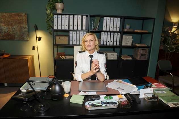 ABB HAFENKANTE Sanna Englund, actress in a police uniform, at a photo shoot marking the premiere of the 20th anniversary season and the 500th episode of the ZDF TV series *Notruf Hafenkante* on the original set of PK 21 at Studio Hamburg on September 16, 2026 in Hamburg