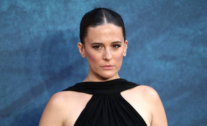 September 16, 2026, London, United Kingdom: Phoebe Fox attends the War World premiere at Odeon Luxe Leicester Square. London United Kingdom  - ZUMAs197 20260916_aaa_s197_171 Copyright: xFredxDuvalx