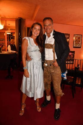 Sylvie Lindenbauer and Marcus Gruesser at the premiere of *Oktoberfest: A Musical—An Almost True Story*Ö An Almost True Story premieres on September 16, 2026, at the Komoedie Bayerischer Hof in Munich. Sylvie Lindenbauer and Marcus Gruesser attend the premiere of Oktoberfest: A Musical—An Almost True Story on Septembe