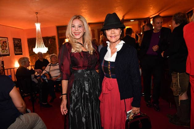 Julia Kent and Simone Rethel at the premiere of *Oktoberfest: A Musical—An Almost True Story* on September 16, 2026, at the Komoedie Bayerischer Hof in Munich. Julia Kent and Simone Rethel attend the premiere of *Oktoberfest: A Musical—An Almost True Story* on September 16, 2026 at the Komoedie Bayerischer Hof in Munich, Germany. Oktoberfest
