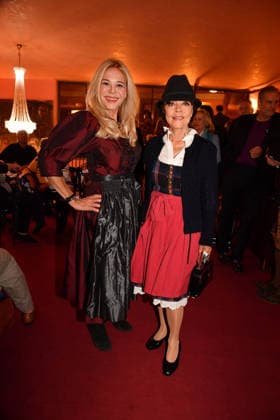 Julia Kent and Simone Rethel at the premiere of *Oktoberfest: A Musical—An Almost True Story* on September 16, 2026, at the Komoedie Bayerischer Hof in Munich. Julia Kent and Simone Rethel attend the premiere of *Oktoberfest: A Musical—An Almost True Story* on September 16, 2026 at the Komoedie Bayerischer Hof in Munich, Germany. Oktoberfest