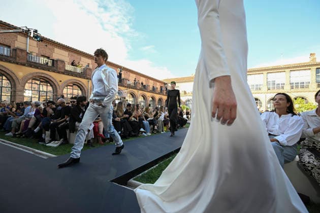 September 16, 2026, Madrid, Spain: A model parades with Acromatyx design during the Mercedes Benz Fashion Week Madrid at Cibeles Palace in Madrid. Madrid Spain  - ZUMAs197 20260916_aaa_s197_318 Copyright: xAtilanoxGarciax