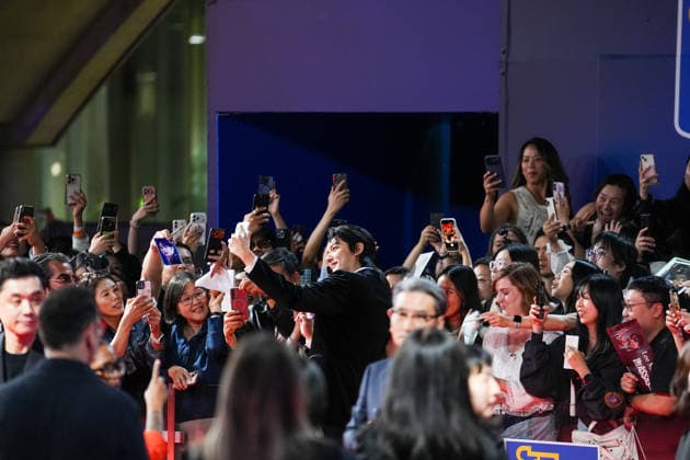 2026 Toronto International Film Festival - The Assassin(s) TORONTO, CANADA - SEPTEMBER 16 : Lee Min-ho greets fans ahead of the premiere of The Assassin(s) during the 2026 Toronto International Film Festival at Roy Thomson Hall in Toronto, Ontario, Canada on September 16, 2026. Mert Alper Dervis Anadolu Toronto Canada. Editorial use only. Please get in touch for any other usage.  Copyright: x2026xAnadoluxMertxAlperxDervisx