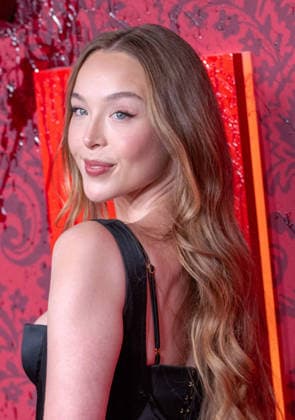 NEW YORK, NY - SEPTEMBER 16: Ella Beatty at Netflix s Monster: The Lizzie Borden Story New York premiere on September 16, 2026 in New York City. Credit: AdMedia New York City USA  - ZUMAa123 20260916_zaa_a123_148 Copyright: xCamaraxPorterx