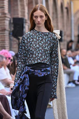 September 16, 2026, Madrid, Spain: A model parades with MoisÃ s Nieto design during Mercedes Benz Fashion Week Madrid Cibeles Palace. Madrid Spain  - ZUMAs197 20260916_aaa_s197_466 Copyright: xAtilanoxGarciax