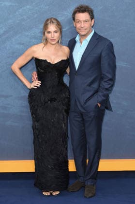 Sienna Miller and Dominic West at the world premiere of the Sky Now series *War* at the Odeon Luxe Leicester Square in London, September 16, 2026 Foto:xS.xVasx xFuturexImagex war_6881