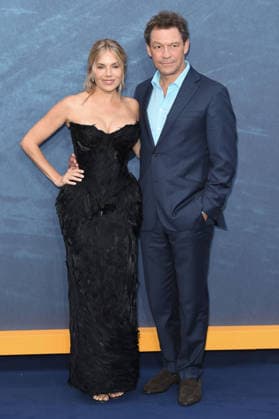 Sienna Miller and Dominic West at the world premiere of the Sky Now series *War* at the Odeon Luxe Leicester Square in London, September 16, 2026 Foto:xS.xVasx xFuturexImagex war_6883