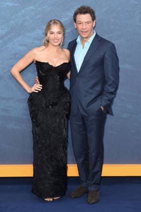 Sienna Miller and Dominic West at the world premiere of the Sky Now series *War* at the Odeon Luxe Leicester Square in London, September 16, 2026 Foto:xS.xVasx xFuturexImagex war_6884