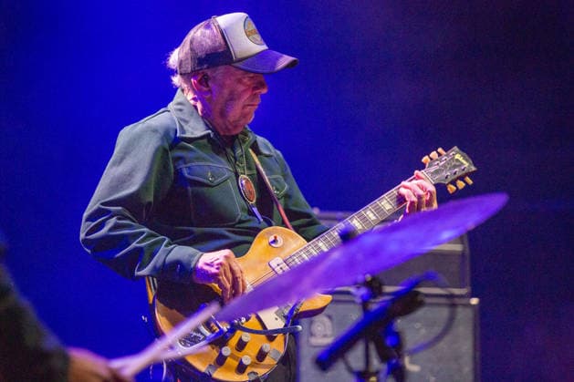 Daniel Lanois live in Oslo, Norway Oslo, Norway. 16th, September 2026. The Canadian musician and record producer Daniel Lanois performs a live concert at Sentrum Scene in Oslo. Norway, Oslo, Sentrum Scene  Copyright: xGonzalesxPhoto Per-OttoxOppix