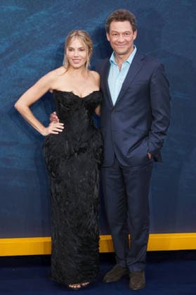 Sienna Miller and Dominic West at the world premiere of the Sky Now series *War* at the Odeon Luxe Leicester Square in London, September 16, 2026 Foto:xJ.xEdwardsx xFuturexImagex war_6969