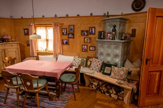 September 16, 2026, ARD Telenovela *Sturm der Liebe*, photo shoot for Season 23 on the film set in Munich, at Bavaria Film in Geiselgasteig, in the studio set of the fictional Hotel Fürstenhof—the Sonnbichlers’ parlor—September 16, 2026, ARD series *Sturm der Liebe*, September 16, 2026; ARD series *Sturm der Liebe*