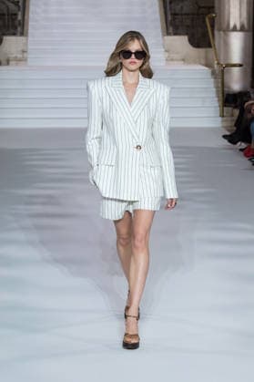 Paul Costelloe SS27 Show at London Fashion Week LONDON, UNITED KINGDOM - SEPTEMBER 17: A model walks the runway during Paul Costelloe Spring Summer 2027 show at London Fashion Week in London, United Kingdom on September 17, 2026. Wiktor Szymanowicz Anadolu London United Kingdom. Editorial use only. Please get in touch for any other usage.  Copyright: x2026xAnadoluxWiktorxSzymanowiczx