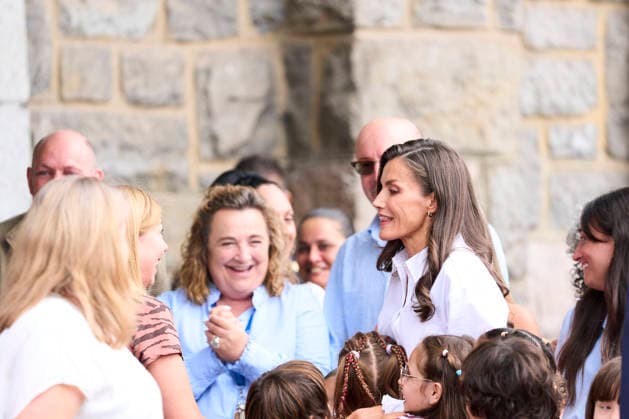 Queen Letizia attends the Opening of the School Year 2026 2027 Queen Letizia of Spain attends the Opening of the School Year 2026 2027 at Gesta Primary School on September 17, 2026 in Oviedo, Spain Photo by IMAGO MPG Oviedo Gesta Primary School Asturias Spain  Copyright: xMPGx