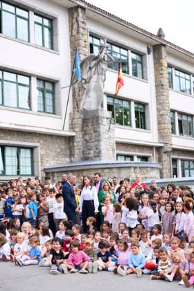 Queen Letizia attends the Opening of the School Year 2026 2027 Queen Letizia of Spain attends the Opening of the School Year 2026 2027 at Gesta Primary School on September 17, 2026 in Oviedo, Spain Photo by IMAGO MPG Oviedo Gesta Primary School Asturias Spain  Copyright: xMPGx