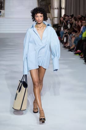 London Fashion Week LONDON, UNITED KINGDOM - SEPTEMBER 17: A model walks the runway during Paul Costelloe Spring Summer 2027 show at London Fashion Week in London, United Kingdom on September 17, 2026. Wiktor Szymanowicz Anadolu London United Kingdom. Editorial use only. Please get in touch for any other usage.  Copyright: x2026xAnadoluxWiktorxSzymanowiczx