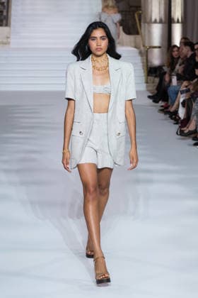 London Fashion Week LONDON, UNITED KINGDOM - SEPTEMBER 17: A model walks the runway during Paul Costelloe Spring Summer 2027 show at London Fashion Week in London, United Kingdom on September 17, 2026. Wiktor Szymanowicz Anadolu London United Kingdom. Editorial use only. Please get in touch for any other usage.  Copyright: x2026xAnadoluxWiktorxSzymanowiczx