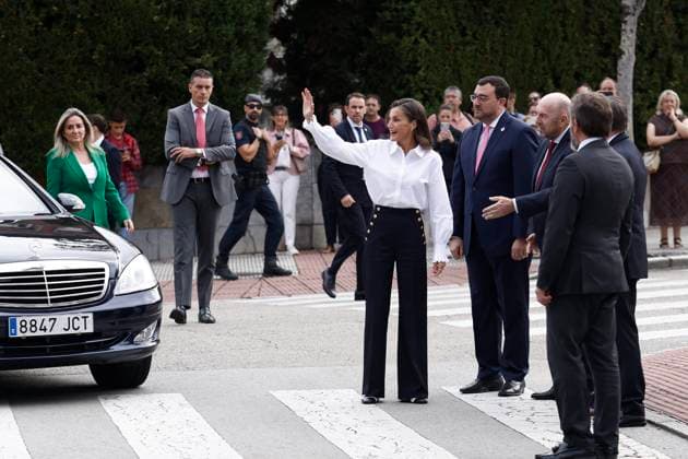 Queen Letizia attends the opening of the 2026–2027 school year at the Gesta Public School in Oviedo. The President of the Principality of Asturias, FSA PSOE Secretary-General Adrián Barbón and Queen Letizia during the opening of the 2026–2027 school year at the Gesta Public Preschool and Elementary School in Oviedo, on September 17, 2026, in Oviedo, Asturias, Spain. This year, the official opening of the school year took place in the Principality of Asturias, where a total of 96,858 students in preschool, elementary, middle, and high school have started classes. September 17, 2026, Oviedo, Asturias, Oviedo, Asturias, Spain Copyright: xImanolxRimadax 7781462