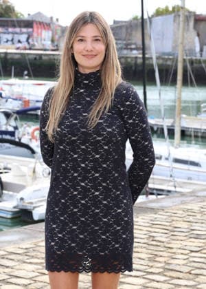 Alice Pol at the Dr. Seylan and Cindy photocall during the 28th La Rochelle Fiction Festival, France, on September 17, 2026. Denis Guignebourg Bestimage Dr. Seylan and Cindy Photocall at the 28th La Rochelle Fiction Festival on September 17, 2026, in La Rochelle, France. La Rochelle, France  Copyright: xDenisxGuignebourgx xBestimagexDenisxGuignebourgx xBestimagex