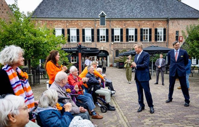 17-09-2026 King Willem-Alexander during the opening of the restored Huis Bergh Castle by striking a coin using a historic screw press and visited the Throne Room and the Duccio Room in ™s-Heerenberg. Maria of Nassau, sister of William of Orange (Oranje), lived at Huis Bergh. Â  Copyright: xPPEx