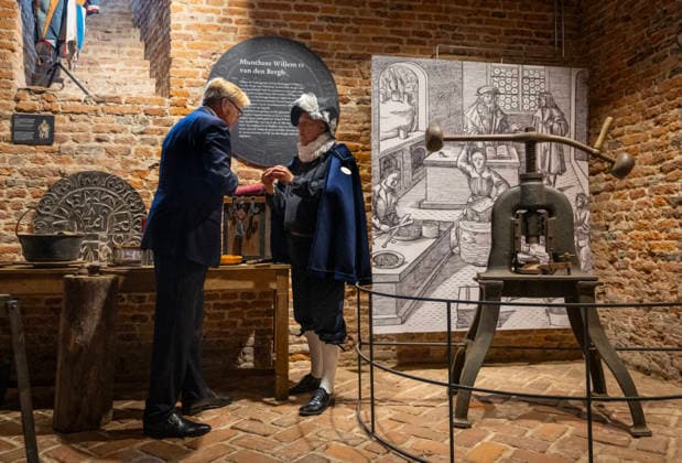 17-09-2026 King Willem-Alexander during the opening of the restored Huis Bergh Castle by striking a coin using a historic screw press and visited the Throne Room and the Duccio Room in ™s-Heerenberg. Maria of Nassau, sister of William of Orange (Oranje), lived at Huis Bergh. Â  Copyright: xPPEx