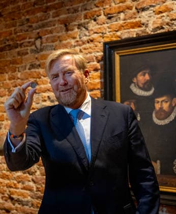 17-09-2026 King Willem-Alexander during the opening of the restored Huis Bergh Castle by striking a coin using a historic screw press and visited the Throne Room and the Duccio Room in ™s-Heerenberg. Maria of Nassau, sister of William of Orange (Oranje), lived at Huis Bergh. Â  Copyright: xPPEx