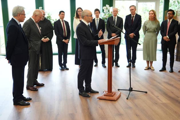 King meets with AI sector leaders Sir Demis Hassabis gives a speech during a meeting hosted by King Charles III for leaders from the artificial intelligence (AI) sector, Government, and thought leaders to discuss how AI can be developed and deployed in ways that benefit society, at Dumfries House in Cumnock, Ayrshire. Picture date: Thursday September 17, 2026., Credit:Jonathan Brady PA ROTA - B68 Avalon UK, Cumnock  Copyright: xJonathanxBradyx xPAxROTAx-xB68x xAvalonx 1135715124
