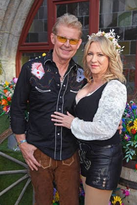Markus Mörl with his wife, Yvonne König, at the HEIDIFEST 2026 at the Hofbräuhaus in Munich on September 17, 2026