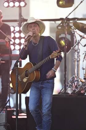 RECORD DATE NOT STATED Kenny Chesney, performed today on NBC s the TODAY show (NEW) Kenny Chesney, performed today on NBC s the TODAY show at Rockefeller Center. September 17, 2026, New York, U.S.A: Kenny Chesney, a famous American country music singer, performed today on NBC s the TODAY show at Rockefeller Center. With 30 million albums sold worldwide, he released his debut, In My Wildest Dreams, in 1994, and has since released 19 follow-ups. Credit: Victor M. Matos Thenews2(Foto: Victor M. Matos Thenews2 imago images) Kenny Chesney, performed today on NBC s the TODAY show  Copyright: xVictorxM.xMatosx