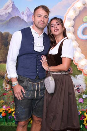 Sarah Engels with her husband Julian Engels upon arrival at the RTL TV show HeidiFest by Heidi Klum at the Hofbräuhaus in Munich, September 17, 2026 Foto:xK.xKriegerx xFuturexImagex heidifest_6606