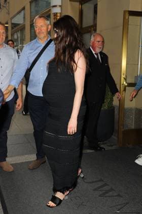 Pregnant Anne Hathaway smiles as leaving the Variety Press Junket in New York City Pregnant Anne Hathaway smiles as leaving the Variety Press Junket in New York City. 17 Sep 2026 Pictured: Anne Hathaway.  Copyright: xThexMegaxAgencyxMEGAx