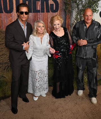 ˜Brothers™ World Premiere Matthew McConaughey, Kay McConaughey, Holland Taylor and Woody Harrelson arriving to the Brothers world premiere held at the Hammer Museum in Los Angeles, Ca. on September 17, 2026. Los Angeles Hammer Museum California USA Copyright: xStarbuck xAFF-USA.COMx